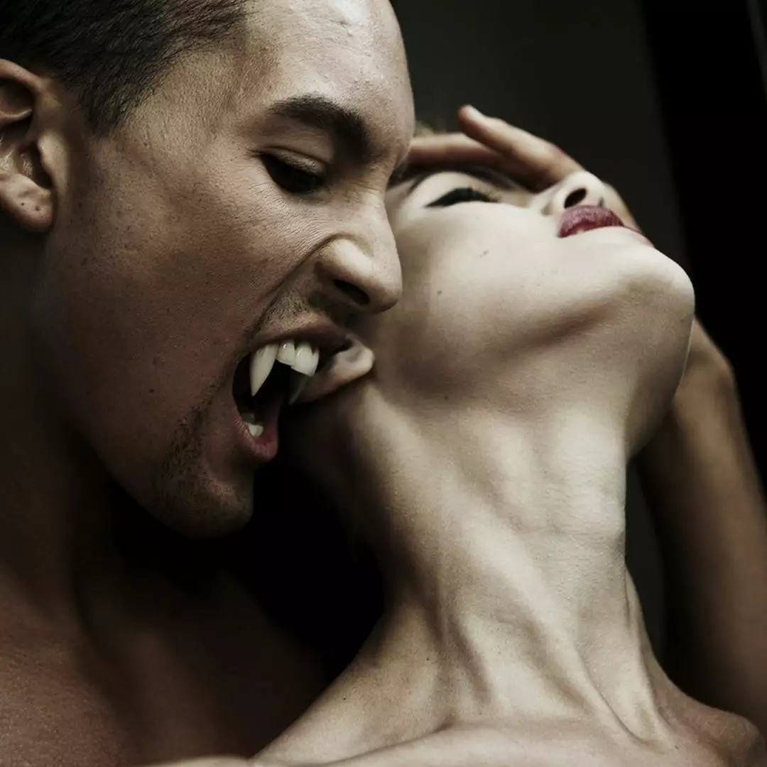 Scarecrow Custom Deluxe Long Saber Fangs Teeth & Fangs